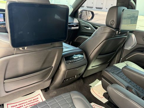 Used 2024 Cadillac Escalade V w/ Heavy-Duty Trailer Package AWD/4WD image 13
