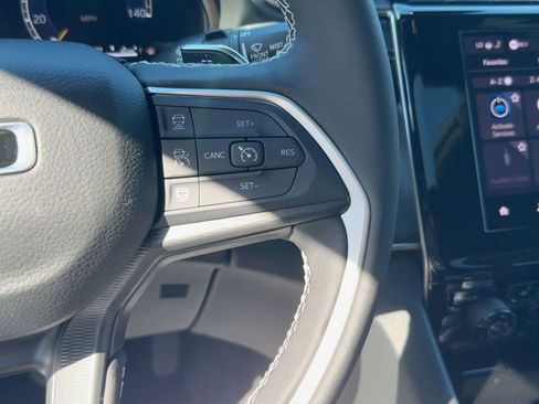 New 2025 Jeep Grand Cherokee Laredo image 27