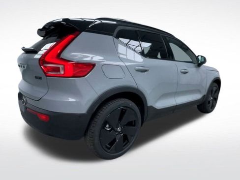 New 2026 Volvo XC40 B5 Ultra w/ Protection Package Premier image 23