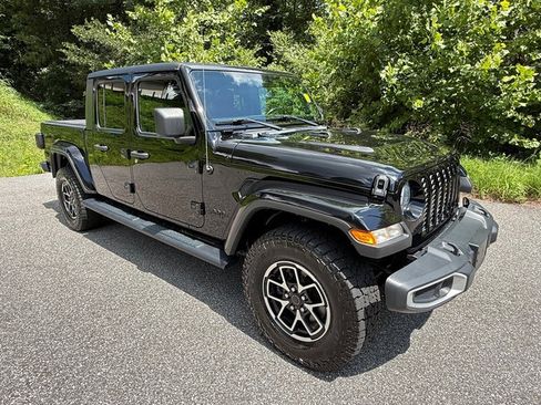 Used 2021 Jeep Gladiator Sport AWD/4WD image 4