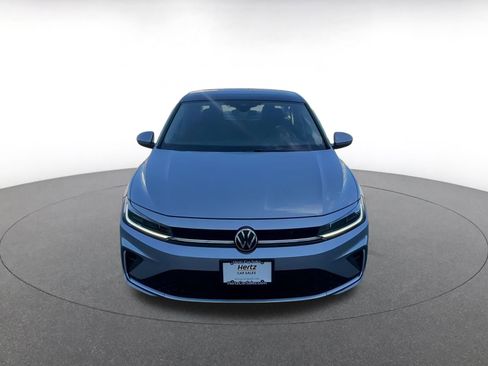 Used 2025 Volkswagen Jetta SE image 4