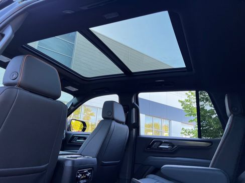New 2026 GMC Yukon AT4 w/ AT4 Premium Package AWD/4WD image 38