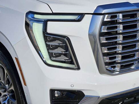 Used 2025 GMC Yukon XL Denali image 8
