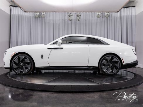 Used 2024 Rolls-Royce Spectre w/ Spectre Launch Package image 9