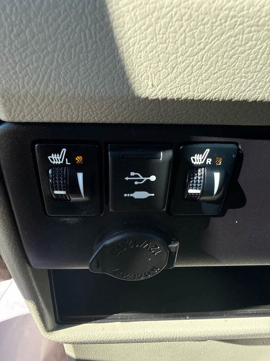 Used 2018 Toyota Sienna XLE w/ XLE Navigation Package FWD image 22