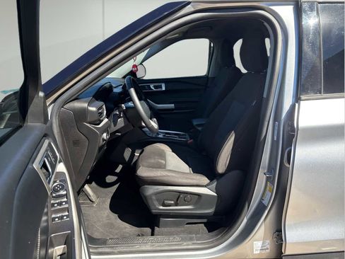 Used 2023 Ford Explorer XLT image 10