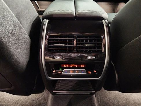 Used 2024 BMW X5 xDrive50e image 31