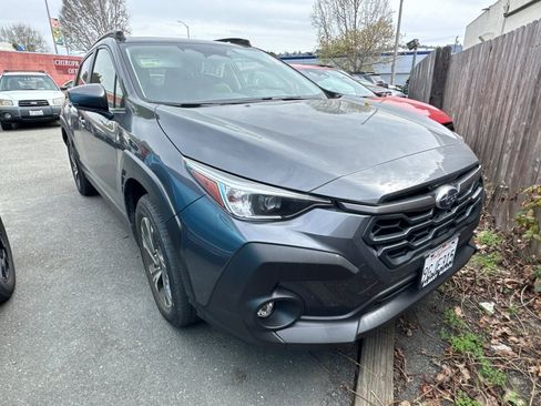 Used 2024 Subaru Crosstrek 2.0i Premium image 2