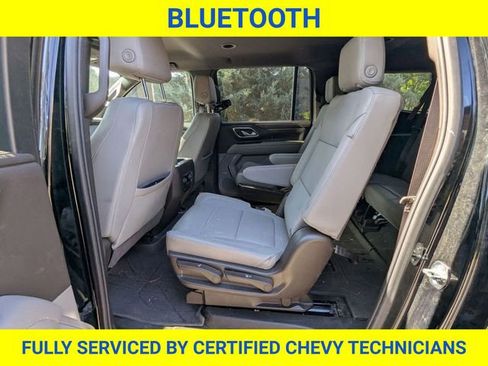 Used 2023 Chevrolet Suburban LT w/ Luxury Package RWD image 15