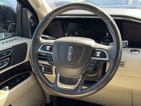 Used 2018 Lincoln Navigator L Select w/ Technology Package AWD/4WD image 38