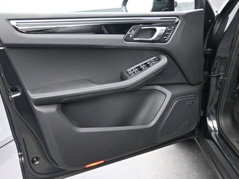 New 2025 Porsche Macan image 18