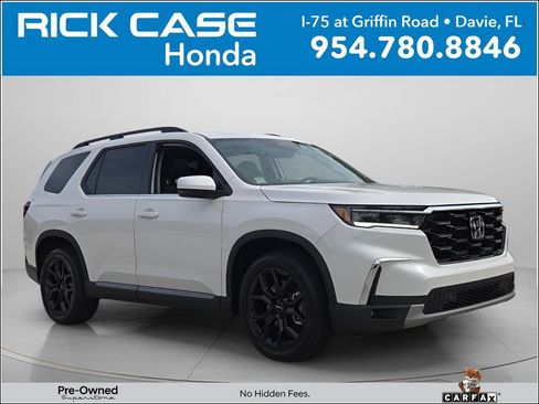 Certified 2025 Honda Pilot Touring image 1