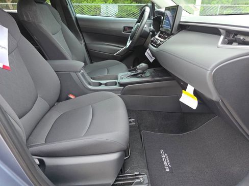 Used 2026 Toyota Corolla Cross LE FWD image 14