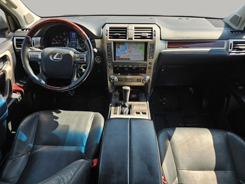 Used 2018 Lexus GX 460 Premium w/ Premium Package image 2