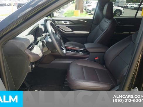 Used 2026 Ford Explorer Platinum w/ LUX Leather Package AWD/4WD image 16