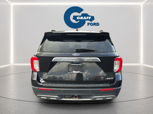 Used 2021 Ford Explorer XLT w/ Equipment Group 202A AWD/4WD image 8
