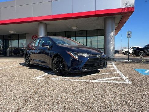 Used 2025 Toyota Corolla LE image 24