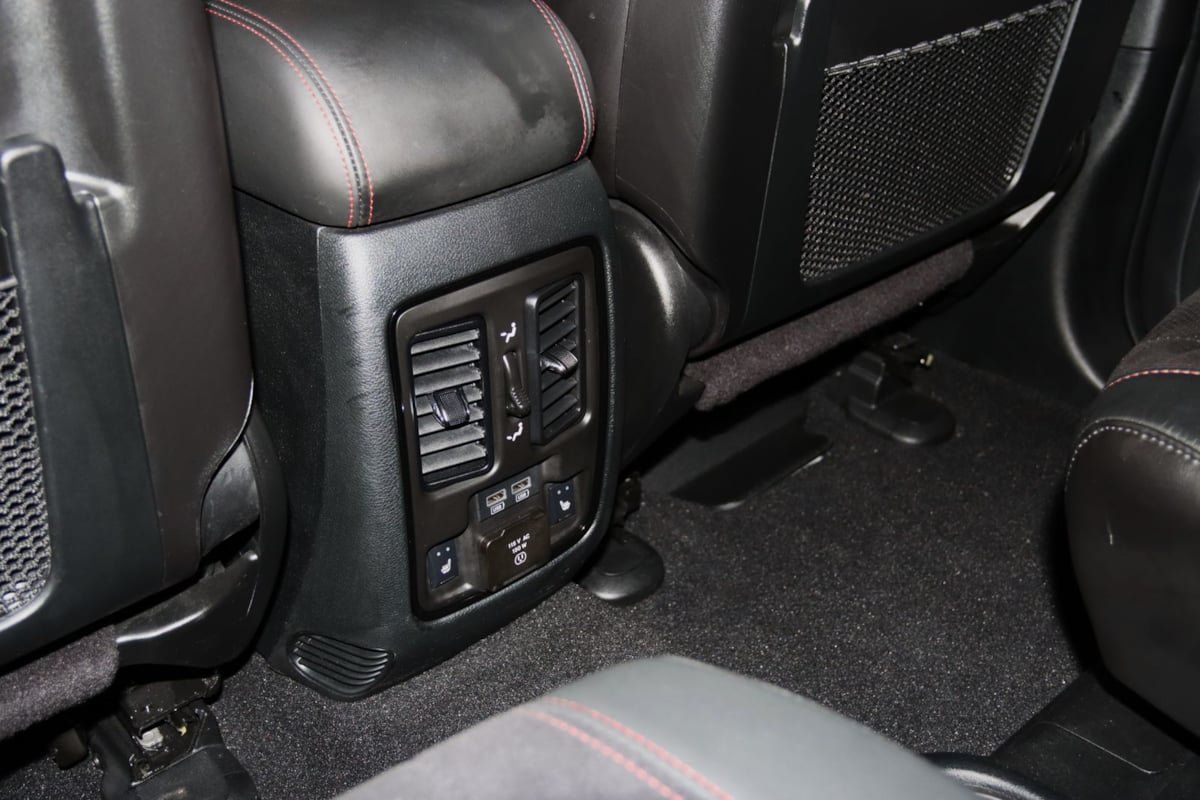 Used 2025 Dodge Durango GT AWD/4WD image 57