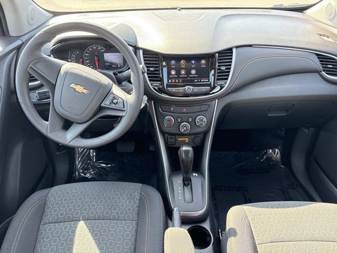 Used 2020 Chevrolet Trax LS image 27