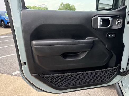 Used 2024 Jeep Wrangler Unlimited Rubicon w/ XTREMEE 35" Tire Package image 20