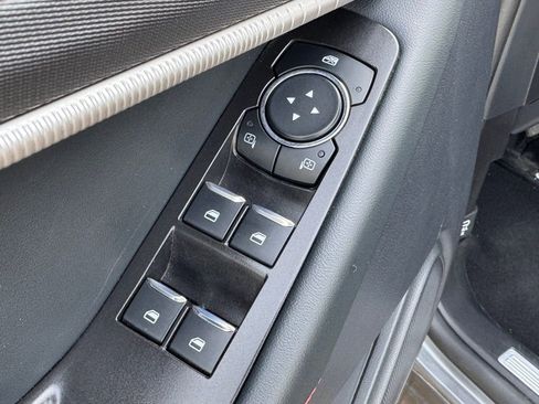 Used 2025 Ford Explorer ST-Line image 16