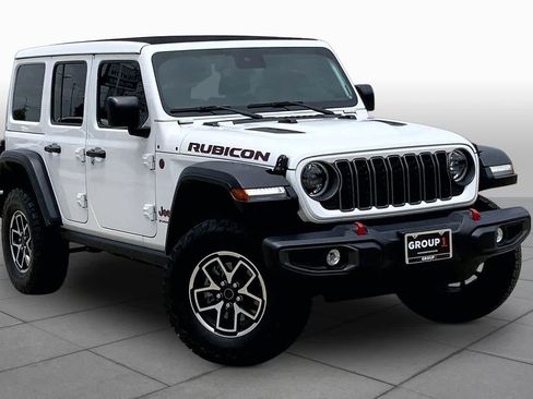 Used 2025 Jeep Wrangler Unlimited Rubicon w/ Convenience Group AWD/4WD image 3