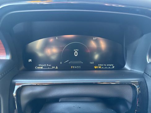 Used 2022 Lincoln Nautilus Reserve w/ Luxury Package image 16