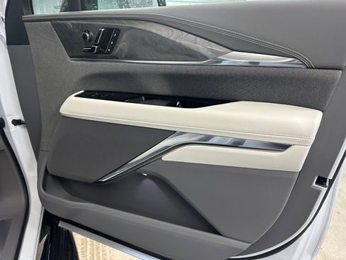 New 2026 Cadillac Escalade IQ Luxury 1 w/ LPO, Floor Liner Package image 30