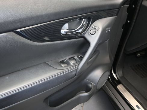 Used 2018 Nissan Rogue SL FWD image 11