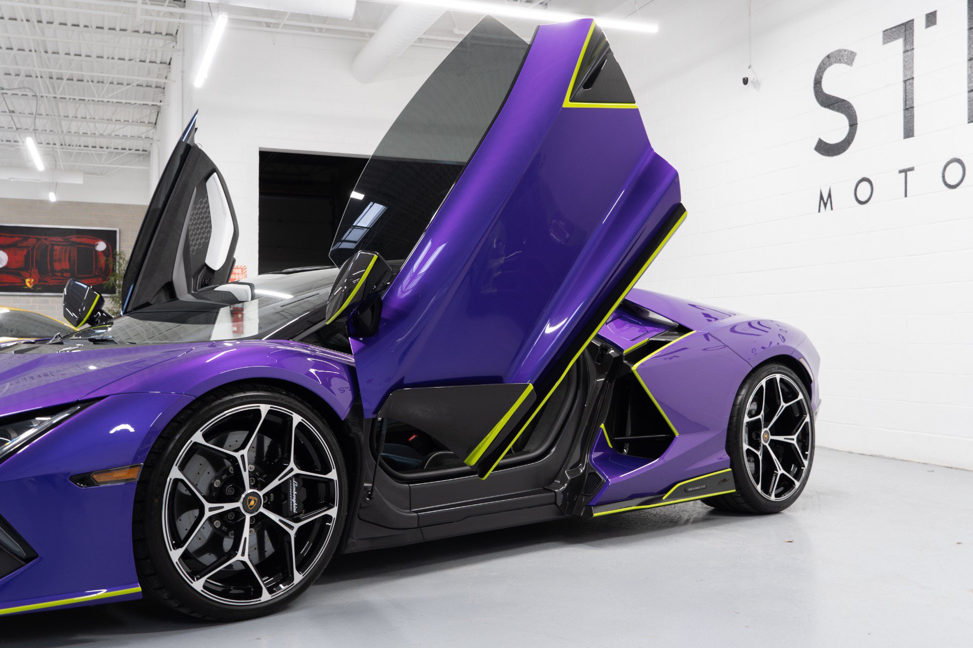 Used 2024 Lamborghini Revuelto AWD/4WD image 22