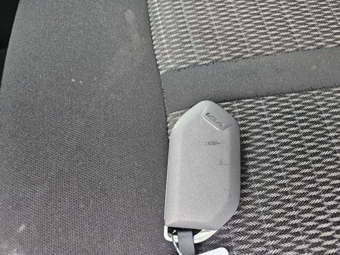 Used 2024 Kia Sorento LX image 29