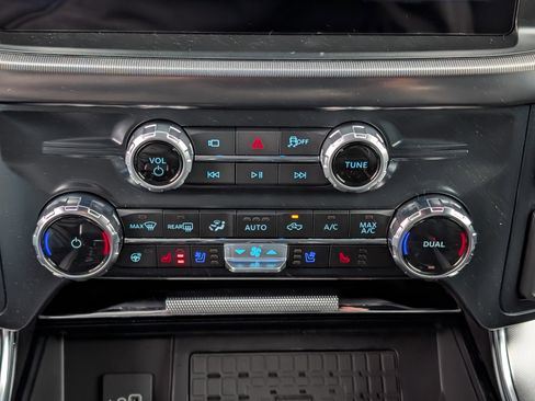 New 2025 Ford F150 Platinum w/ Equipment Group 702A High image 32