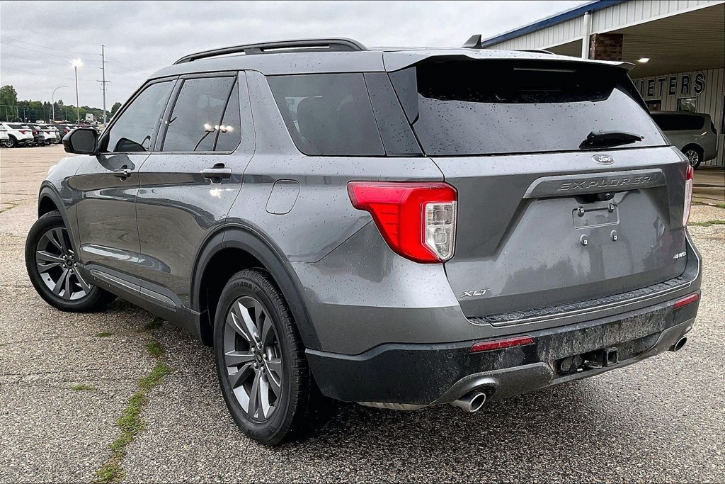 Certified 2023 Ford Explorer XLT w/ Equipment Group 202A AWD/4WD image 3