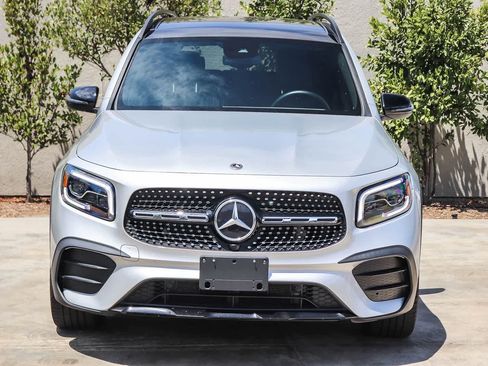 Used 2023 Mercedes-Benz GLB 250 image 2