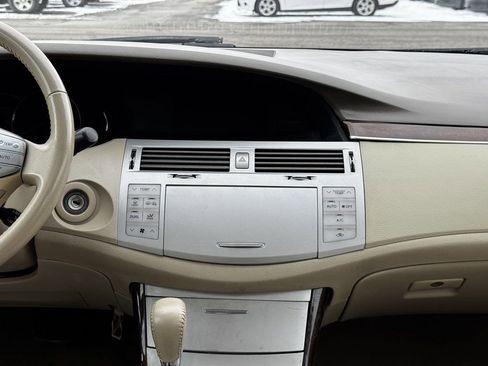 Used 2010 Toyota Avalon XLS image 25