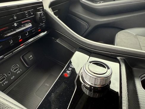 New 2025 Jeep Grand Cherokee Laredo image 24