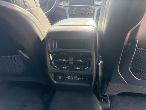 Certified 2024 Jeep Grand Cherokee Limited image 29