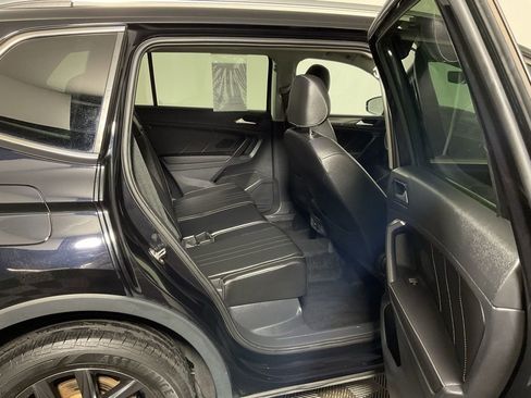 Used 2022 Volkswagen Tiguan SE AWD/4WD image 34