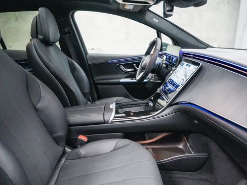 New 2026 Mercedes-Benz EQE 320 4MATIC SUV image 17