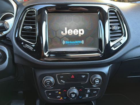 Used 2018 Jeep Compass Limited w/ Safe & Security Group FWD image 18