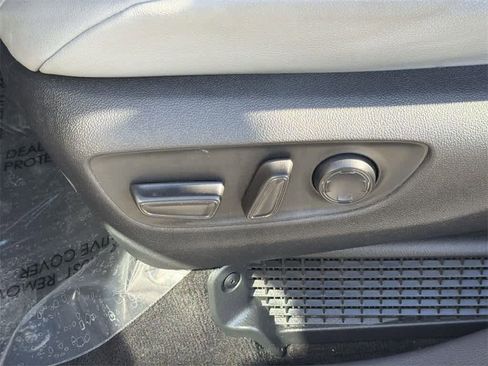 Used 2022 Toyota Sienna XLE w/ XLE Plus Package image 27