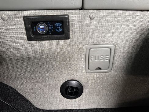 Used 2023 GMC Savana 2500 image 96