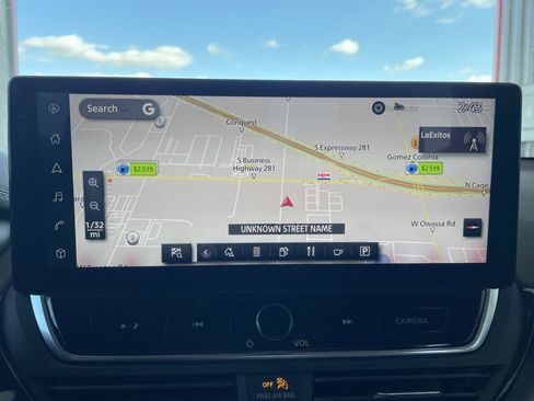 Certified 2023 Nissan Altima 2.5 SR w/ SR Premium Package image 12