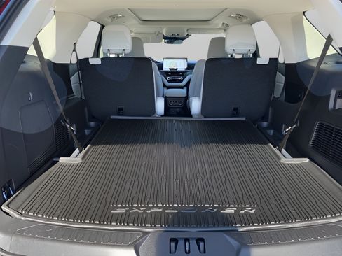 New 2026 Ford Explorer Platinum w/ LUX Leather Package AWD/4WD image 9