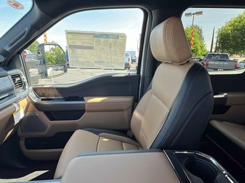 New 2025 Ford F250 Lariat w/ FX4 Off-Road Package image 26