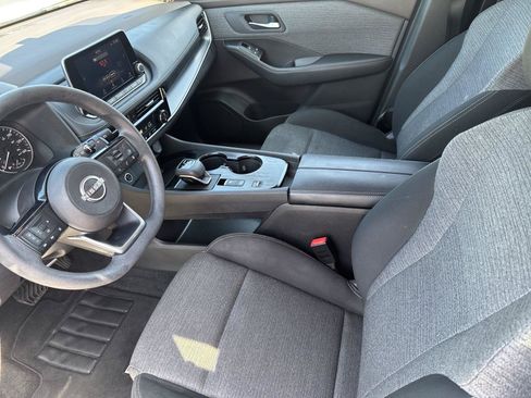 Used 2023 Nissan Rogue SV FWD image 9