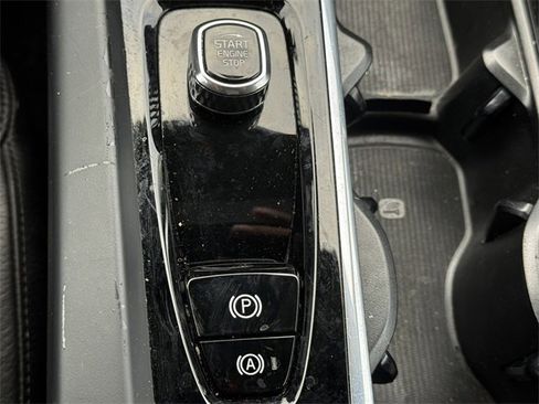 Used 2024 Volvo S60 B5 Plus image 34