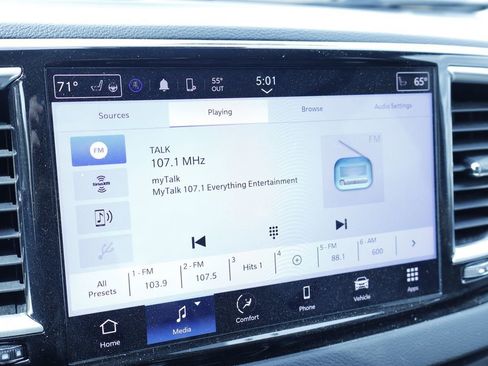Certified 2023 Chrysler Pacifica Touring-L FWD image 34