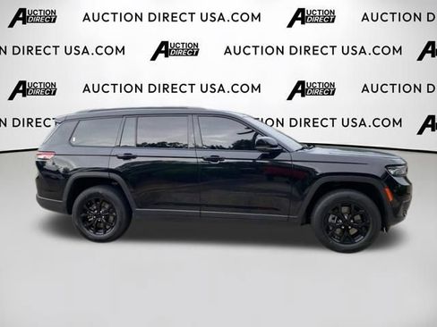Used 2023 Jeep Grand Cherokee L Laredo RWD image 25