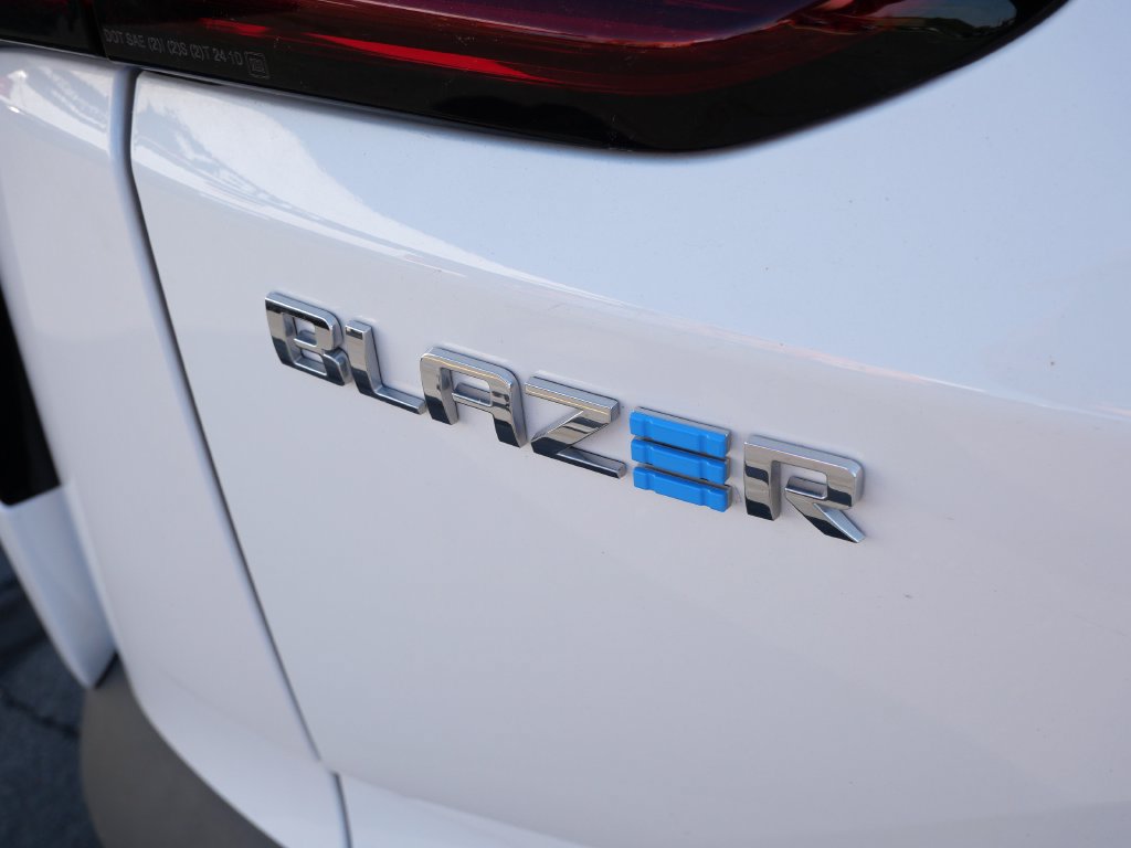 Used 2024 Chevrolet Blazer EV LT AWD/4WD image 11